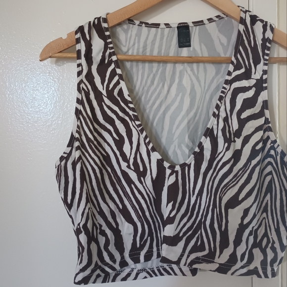 Zebra Print Crop Top - Picture 2 of 3